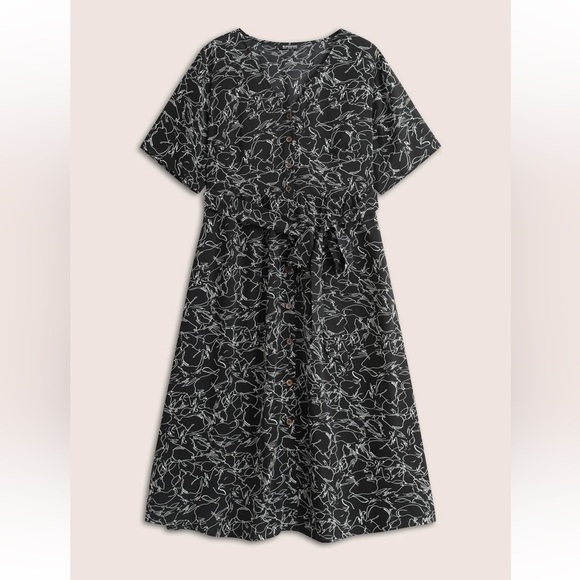 BloomChic Plus Size 3XL Elegant Black Floral Dress us22-24 - Picture 7 of 8